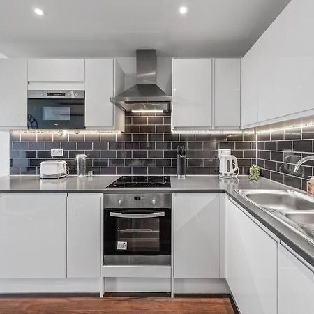 New Apartment 20 Mins From Waterloo London Bp36 מראה חיצוני תמונה