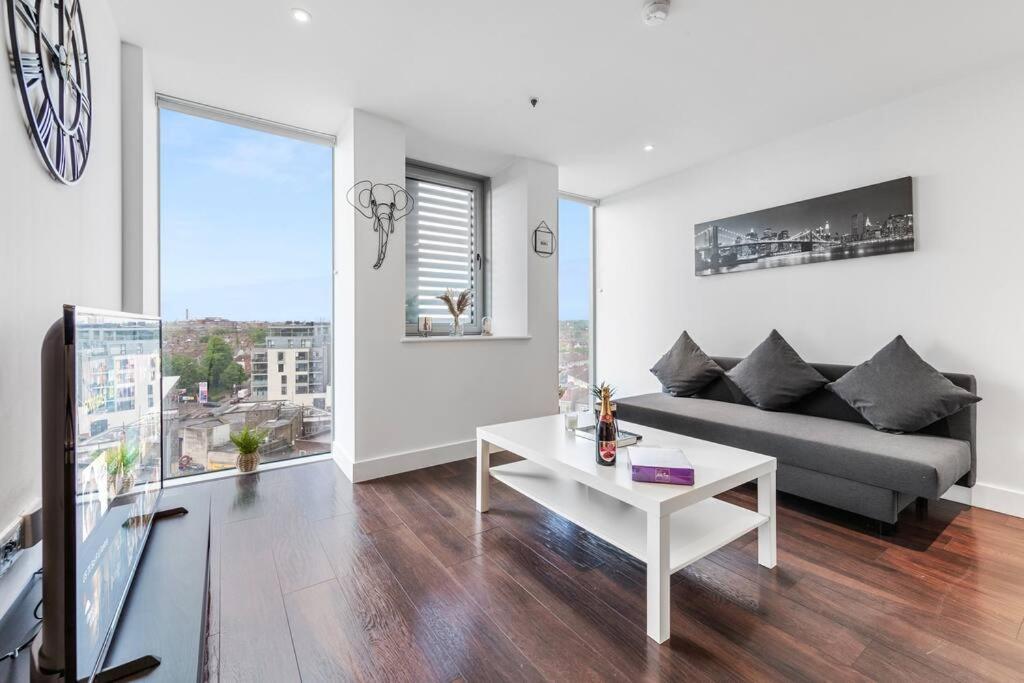 New Apartment 20 Mins From Waterloo London Bp36 מראה חיצוני תמונה